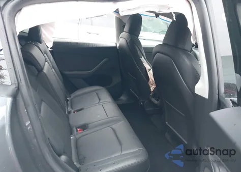 2023 Tesla Model Y Awd/Long Range Dual Motor All-Wheel Drive z USA, uszkodzony, nr VIN 7SAYGDEE8PA176641